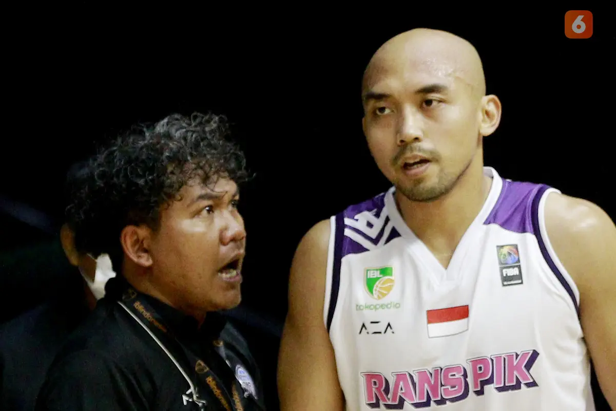 Foto: Terlalu Digdaya, Satria Muda Pertamina Gilas Rans PIK Basketball di IBL 2022