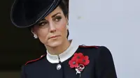 Kate Middleton saat menghadiri acara Rememberance Day di Royal Albert Hall (Tolga AKMEN / AFP/Komarudin)