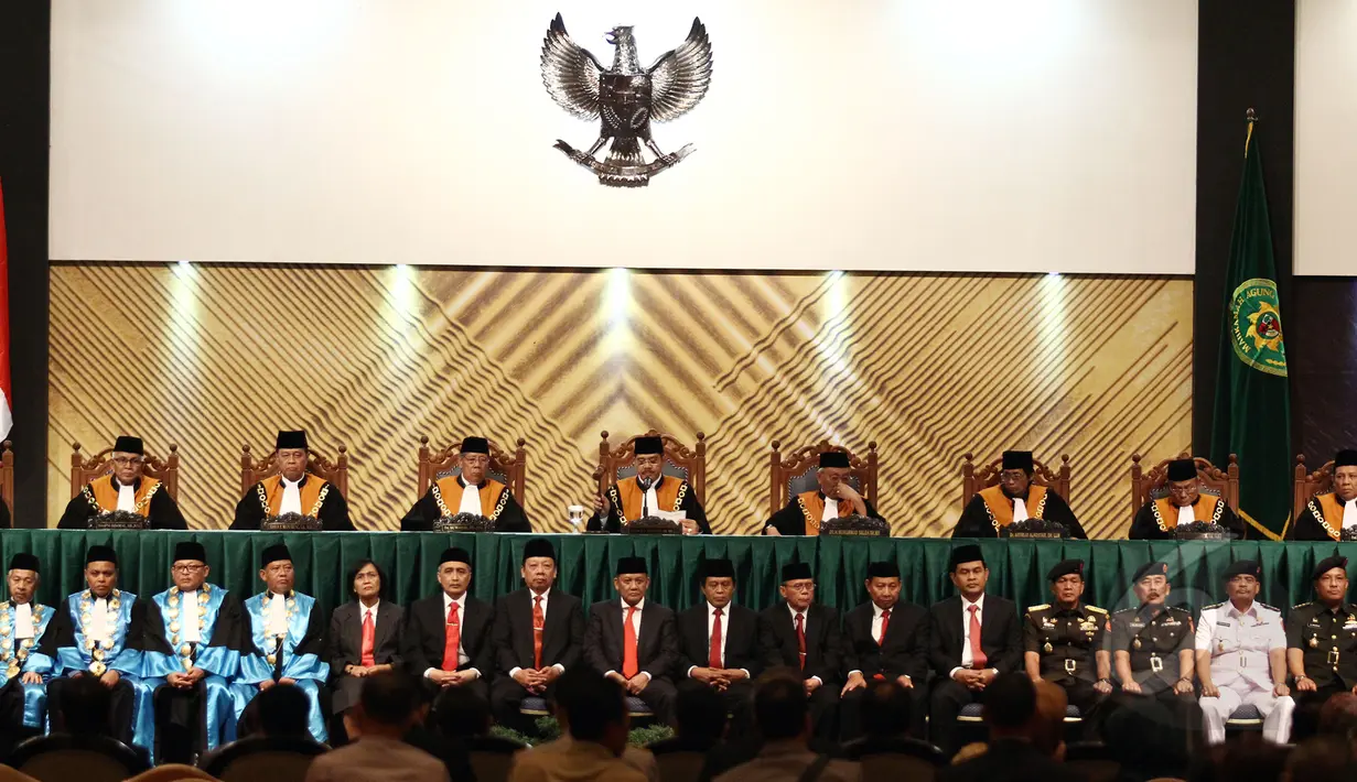 Suasana sidang pleno laporan tahunan Mahkamah Agung (MA) tahun 2014 di Jakarta Convention Center, Senin (17/3/2015). MA mencatat rasio produktivitas memutus perkara tahun 2014 meningkat 5,20 persen dibandingkan tahun 2013. (Liputan6.com/Faizal Fanani)