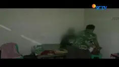 Setelah diketahui menderita HIV AIDS, E-M dikucilkan oleh keluarga dan masyarakat.