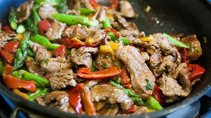 Resep tumis daging sapi/copyright Simply Recipes