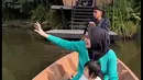 "Masya Allah.. Liburan sebelum ada adik jadi ber 4 dehh🥰🤗 Makin seruuu dan rameeee," tulis aurelie.hermansyah membagikan video singkat liburannya. [Instagram/aurelie.hermansyah]