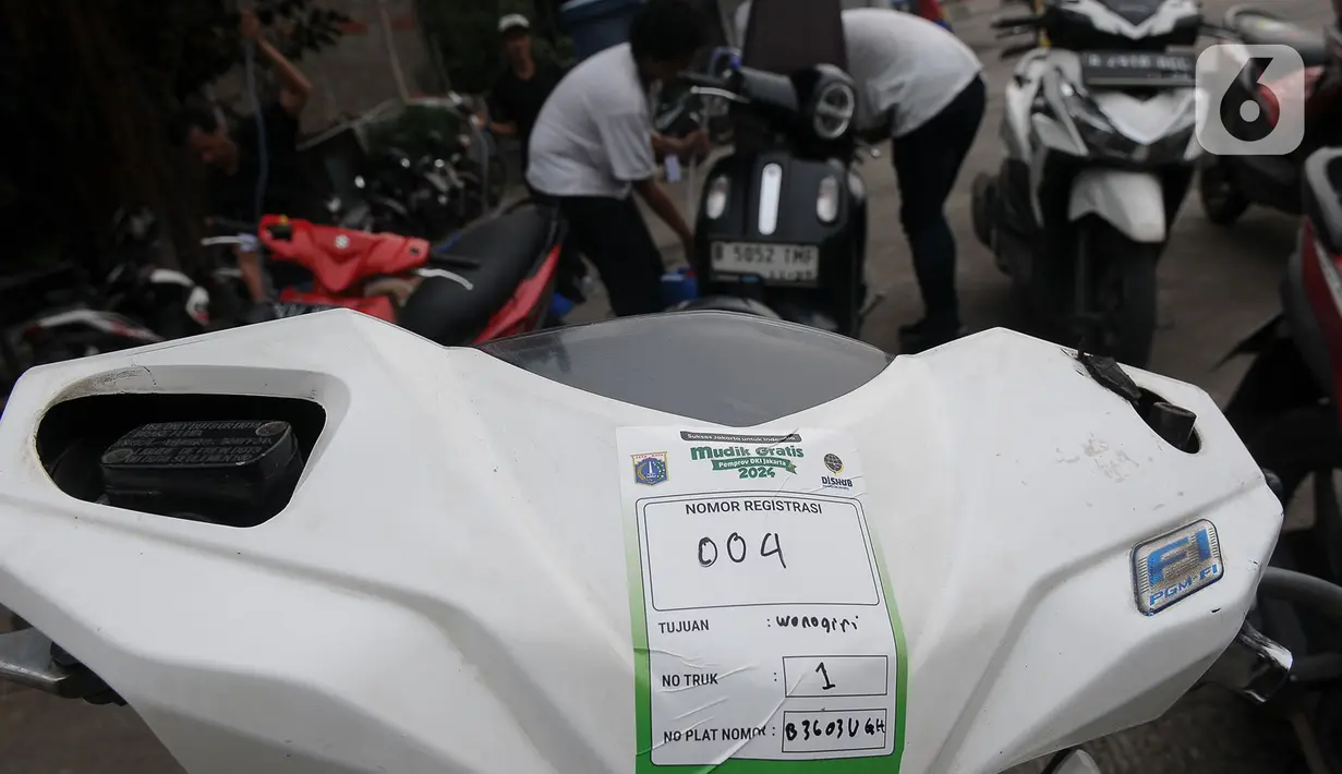 Sekitar 18.760 warga mengikuti mudik gratis yang diselenggarakan oleh Pemprov DKI pada momen Idul Fitri 1445 Hijriah. (merdeka.com/Imam Buhori)