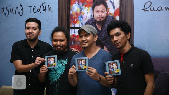 [Bintang] Payung Teduh