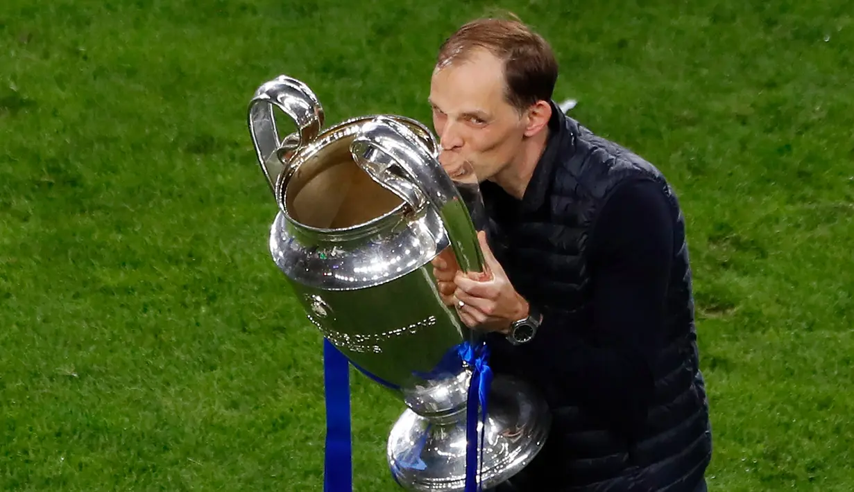 Thomas Tuchel. Didatangkan Chelsea dari PSG pada tengah musim 2020/2021 menggantikan Frank Lampard. Dirinya langsung mempersembahkan trofi Liga Champions usai menang 1-0 atas Manchester City dalam partai final di Dragao Stadium, Porto, 29 Mei 2021. (AFP/Susana Vera/Pool)