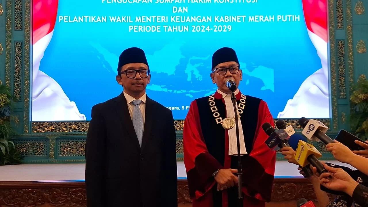Senyum Manis Adies Kadir Mengawali Langkahnya sebagai Hakim MK