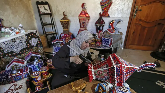 Lentera Fanous Menyambut Ramadan di Gaza