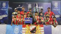 Tim UNI Bandung juara kategori U-9 di ajang Jabar Junior League Grassroots Championship 2025. (Bola.com/Erwin Snaz)