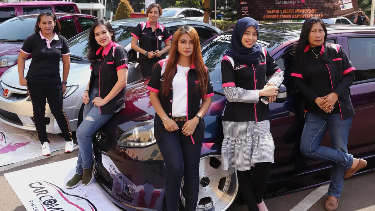 [Fimela] Ladies Car Community, Komunitas Para Perempuan yang Hobi Modifikasi Mobil
