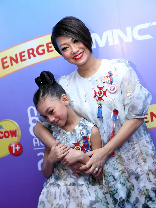 Kesuksesan album Dongeng membuat Naura makin mantab meniti kariernya. Naura juga sukses saat menggelar konser kolosal bertajuk Dongeng. (Andy Masela/Bintang.com)