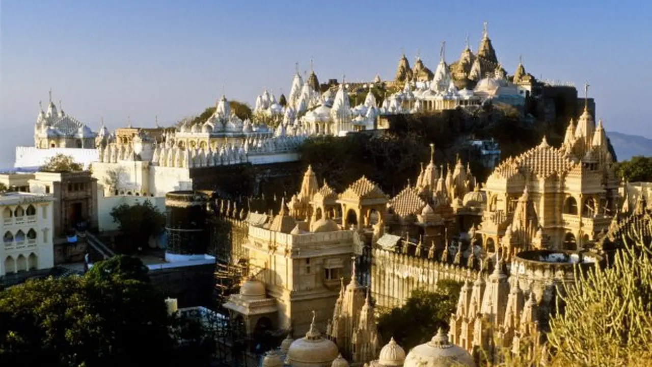 Palitana, kota vegetarian pertama di dunia.