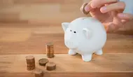 5 Ciri Orang yang Lebih Suka Menabung Uang Receh di Celengan Daripada Dompet Digital
