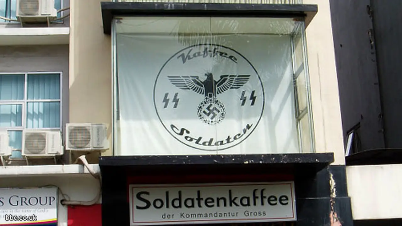 kafe-nazi-130719b.jpg