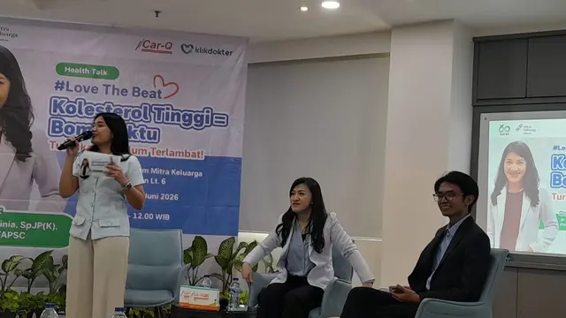 Dokter Nancy Virginia bicara tentang usia mulai cek kolesterol dalam program Love The Beat di RS Mitra Keluarga Kemayoran Jakarta.