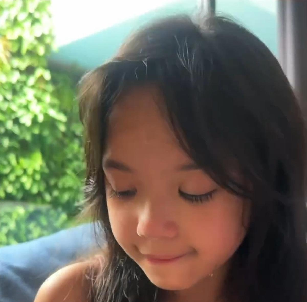 7 Potret Gempi Nangis Bahagia Dapat Handphone Pertamanya, Ada Perjanjian yang Harus Disepakati