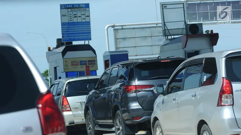 Pengalihan Arus, Pintu Tol Brebes Barat Padat