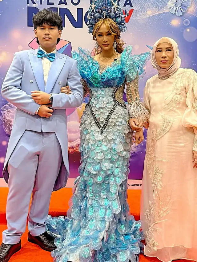 Potret Ibunda Inul Daratista yang Awet Muda