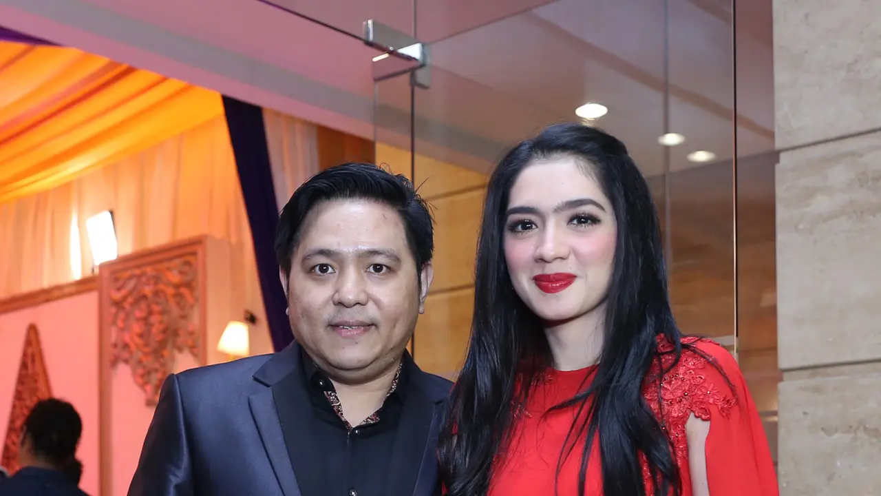 Steven Rumangkang dan Angel Karamoy