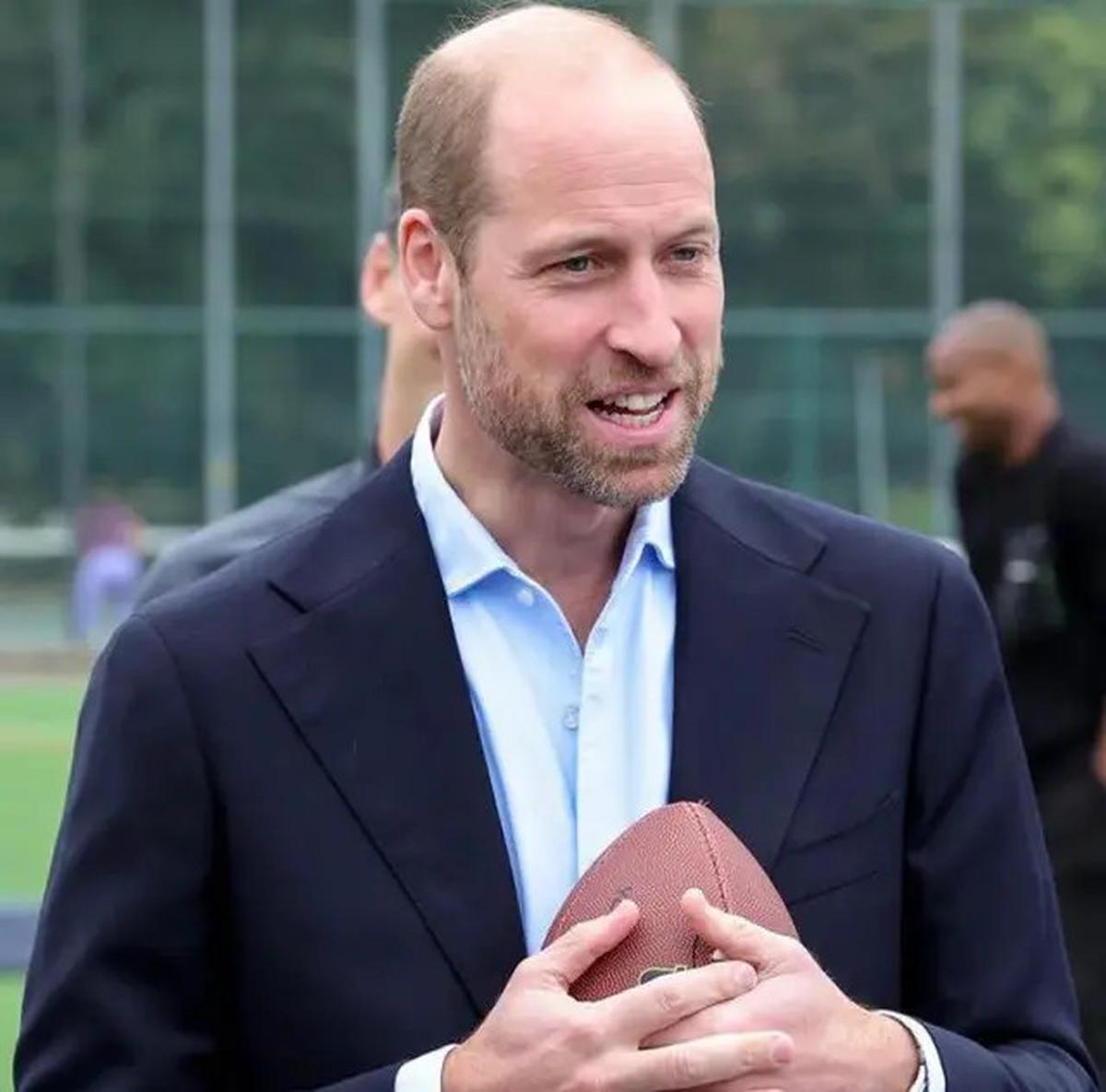 Potret Terbaru Pangeran William Berseragam Militer dan Brewok Bikin Penggemar Histeris