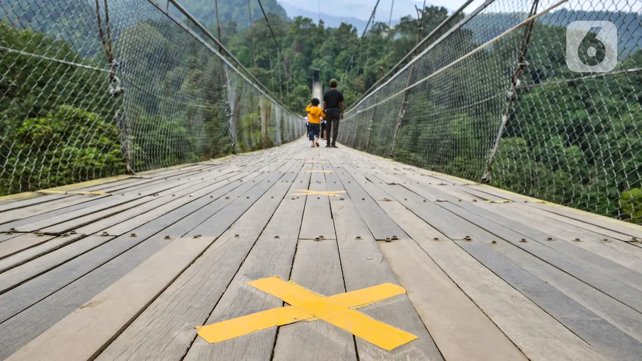 Berwisata ke Jembatan Gantung Terpanjang se-Asia Tenggara di Kala Pandemi