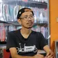 Edi Dimyati Pemilik Kabaca Perpustakaan Keliling dan Kampung Buku di Ciracas, Jakarta Timur. (Liputan6.com/Yoppy Renato)