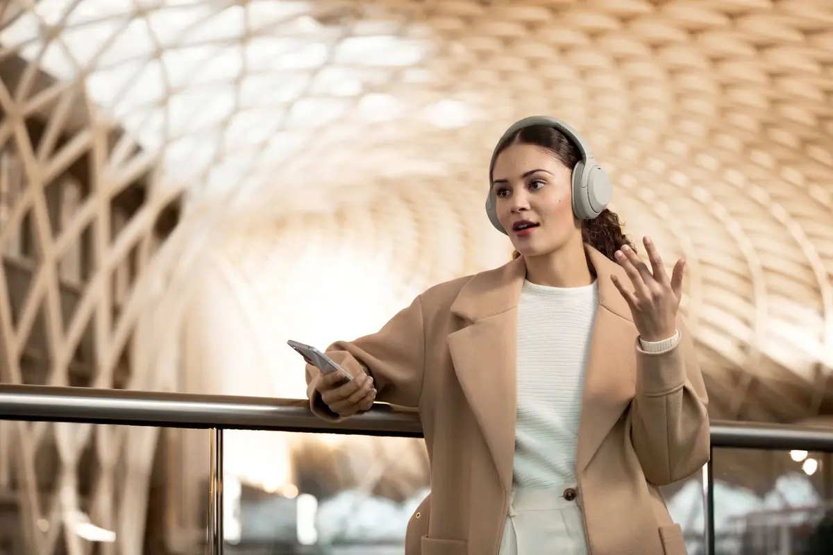Mendengarkan Musik Lebih Maksimal dengan Headphone Pintar, Noise Cancelling hingga Deteksi Lokasi