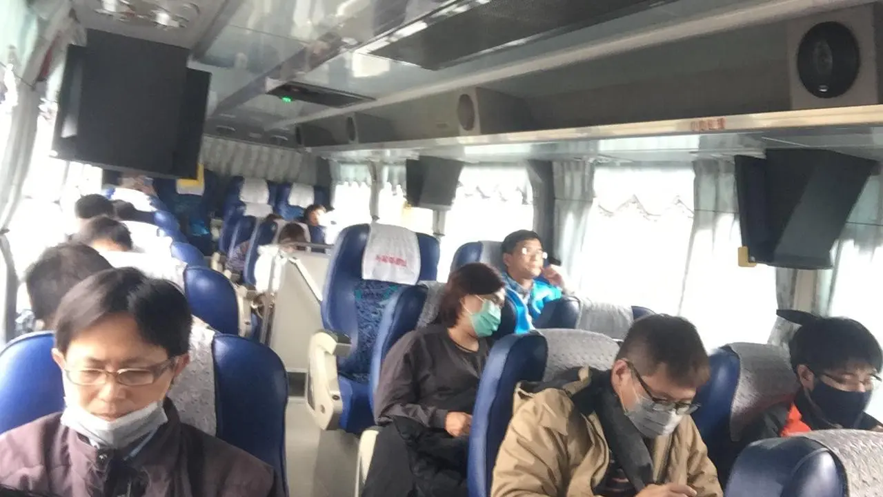 Publik Taiwan mengenakan masker di tempat umum. (Liputan6.com/Teddy Tri Setio Berty)