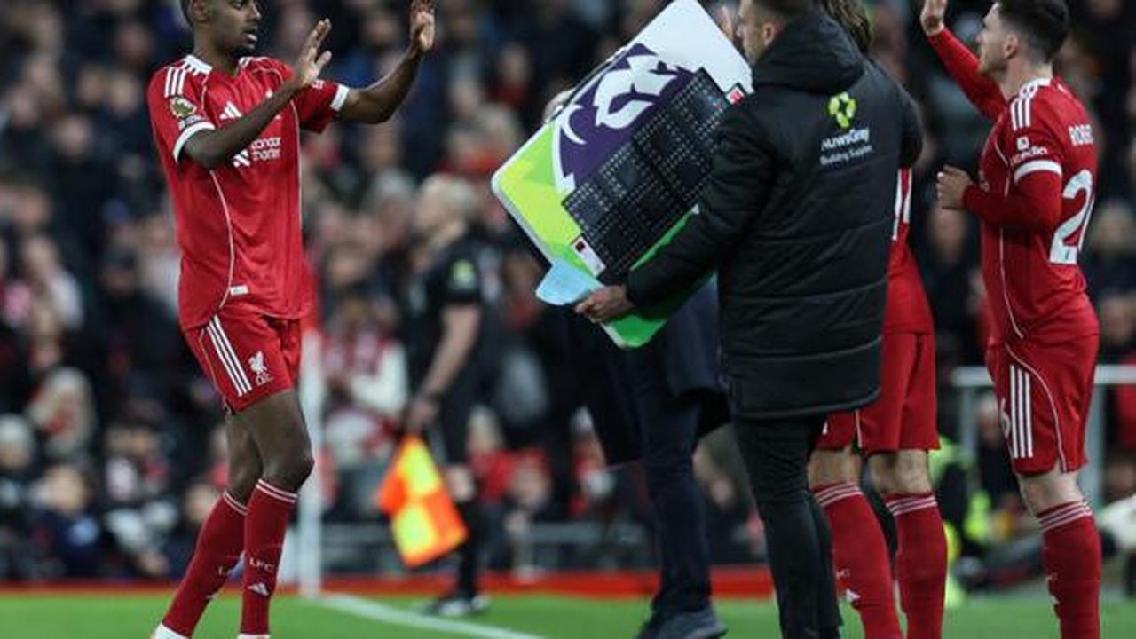 Isak Terancam Absen Panjang, Liverpool Mulai Berburu Alternatif Penyerang Baru