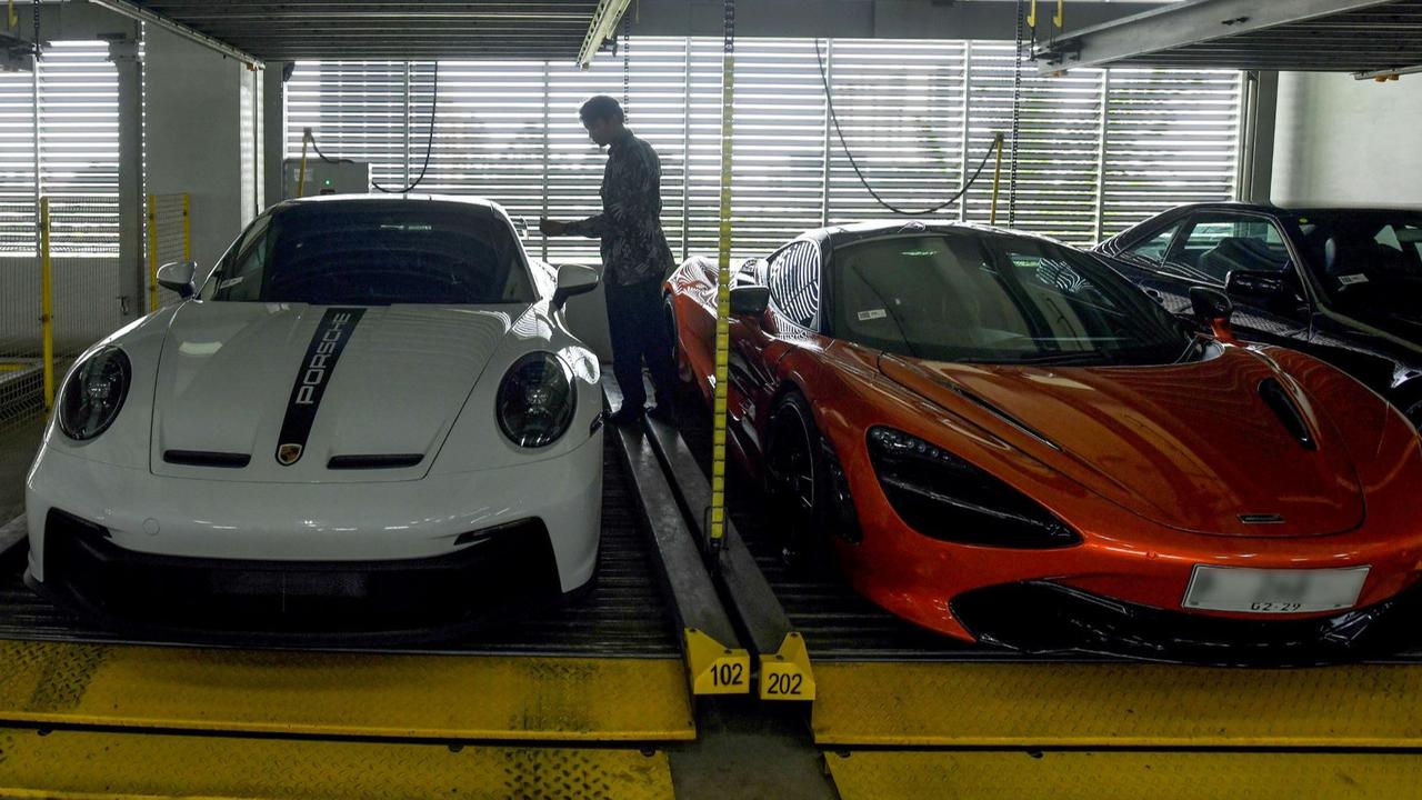 FOTO: Intip Ruang Penyimpanan Barang Rampasan KPK dari Para Koruptor: Ada Tas Mewah, Moge hingga Supercar