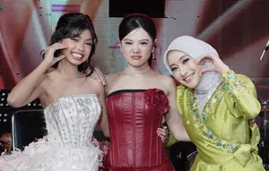 Melly Lee Pamer Potret Bareng Clara dan Alexa, Selamat Lolos Top 17