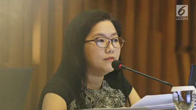 Direktur PT Surya Citra Media Tbk Rusmiyati Djajaseputra, menyampaikan paparan publik PT. SURYA CITA MEDIA. Tbk di SCTV TOWER, Jakarta, Senin (18/12)