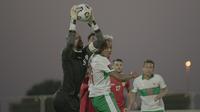 Penyerang Timnas Indonesia, Kushedya Yudo (kanan), ketika melawan Oman di Dubai, Uni Emirat Arab (UEA). (PSSI).