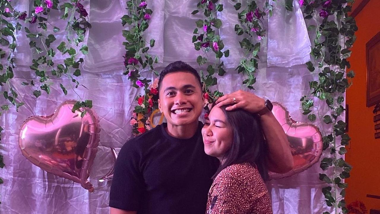 6 Momen Pertunangan Aprilio Manganang dan Kekasih, Banjir Doa