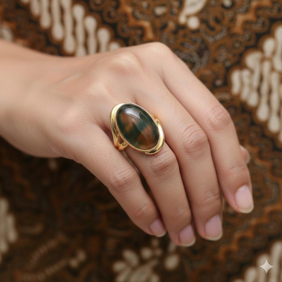 7 Model Cincin Emas Batu Akik Wanita untuk Kesan Elegan dan Berkarakter