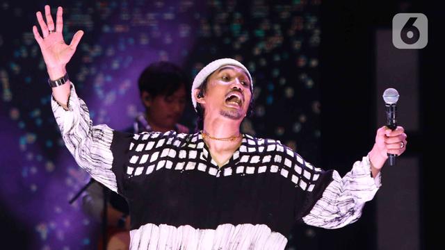 Aksi Enerjik Sheila on 7 saat Konser di Jakarta