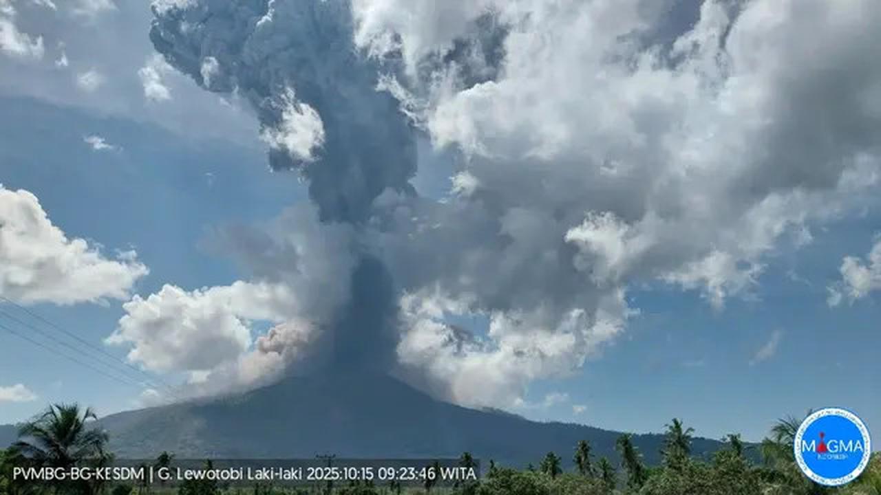 Erupsi Gunung Lewotobi Laki-Laki Tinggi Kolom Letusan Capai 8.000 M, Warga Diimbau Gunakan Masker