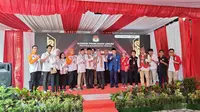 Ribuan Warga Antar Agustiar Sabran-Edy Pratowo Daftar ke KPU Kalteng