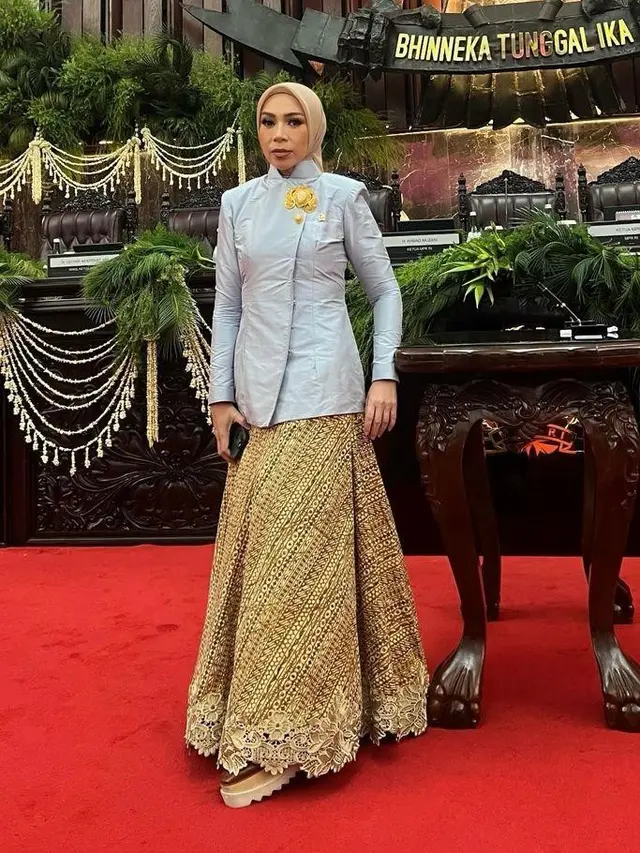 6 Parade Kebaya Baby Blue di Pelantikan Prabowo-Gibran, Annisa Pohan, Desy Ratnasari, hingga Titiek Soeharto
