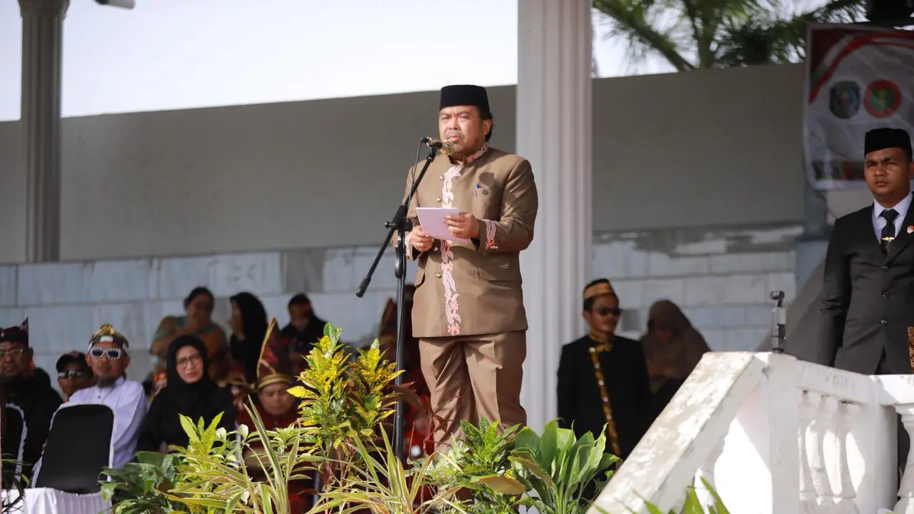 Hari Guru Nasional 2025 di Bontang: Pemerintah Tegaskan Kesejahteraan dan Kompetensi Guru sebagai Prioritas 