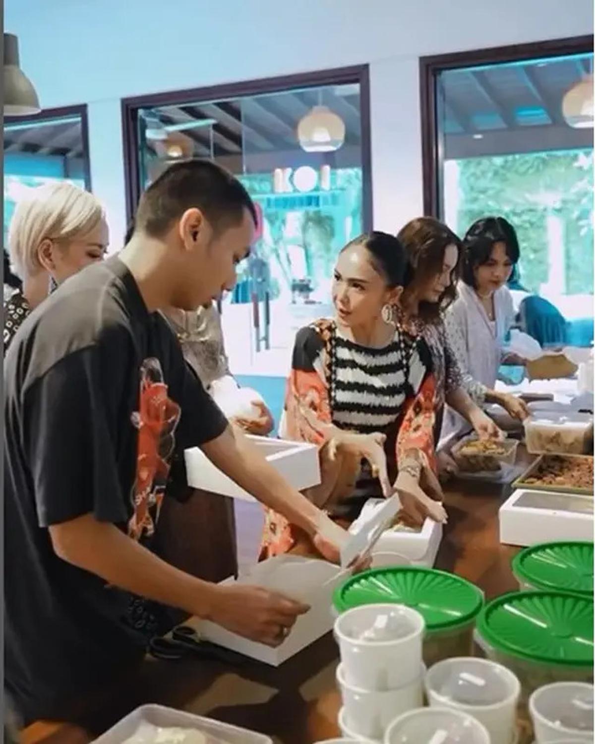 6 Potret Acara Buka Puasa Musisi dan Penyanyi Ternama, BCL hingga Nadine Amizah