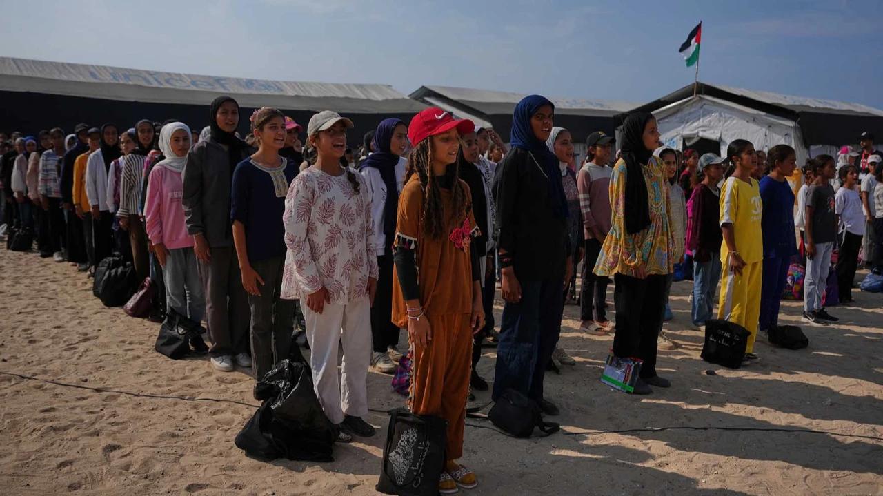 FOTO: Keceriaan Anak-Anak Gaza Bersekolah di Kelas Darurat