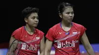 Ganda Putri Indonesia, Greysia Polii/Apriyani Rahayu, saat melawan wakil Denmark, Maiken Fruergaard/Sara Thygesen, pada laga final Daihatsu Indonesia Masters 2020 di Istora, Jakarta, Minggu (19/1). Greysia/Apriyani menang 18-21, 21-11, dan 23-21. (Bola.com/M Iqbal Ichsan)