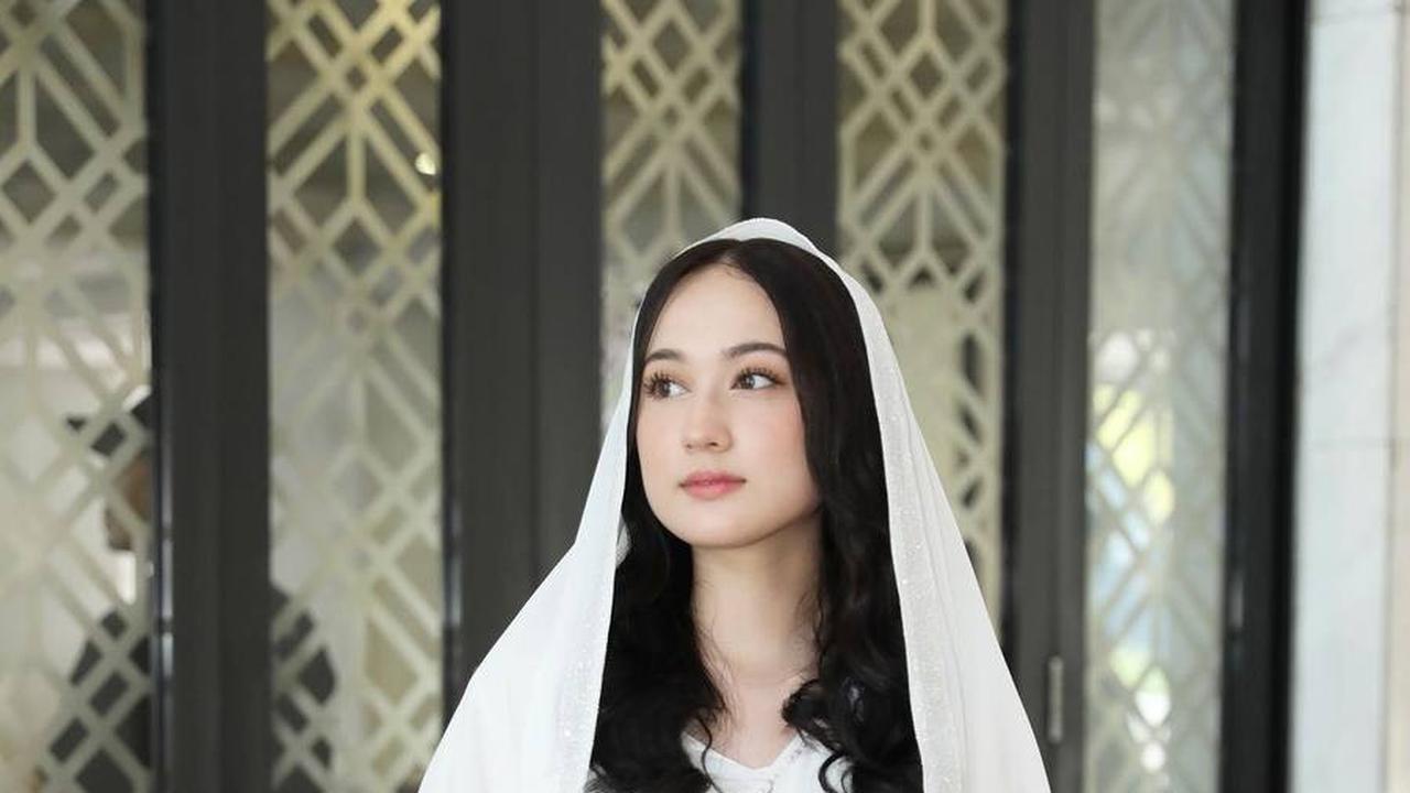 Cantik Banget, Potret Laura Moane Pacar Al Ghazali Tampil Berkerudung yang Bikin Pangling