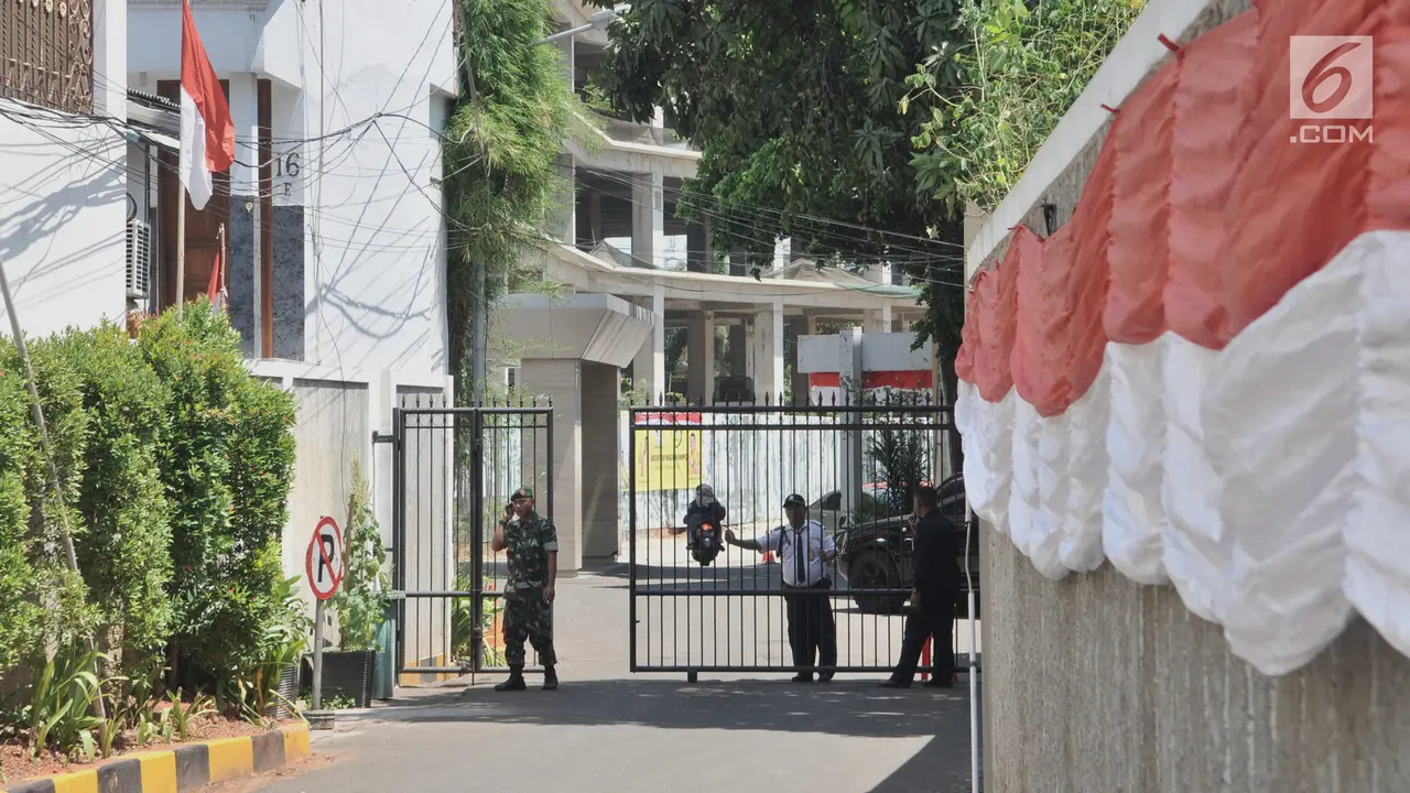 Penjagaan Ketat Kantor DPP Partai Golkar