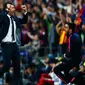 Pelatih Luis Enrique girang timnya memegang kendali permainan. Sumber: UEFA.