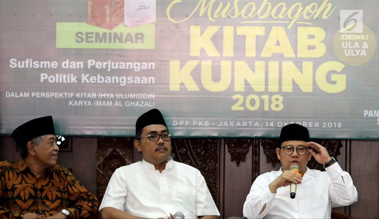 Ketum PKB Muhaimin Iskandar (kanan) bersama Ketua Panitia Hari Santri Jazilul Fawaid (tengah), dan Pengasuh Ponpes KH Luqman Hakim saat launching Musabaqoh Kitab Kuning di Jakarta, Minggu (14/10). (Liputan6.com/JohanTallo)