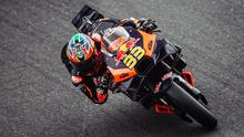 Brad Binder adalah pembalap dari tim Red Bull KTM Factory Racing.
