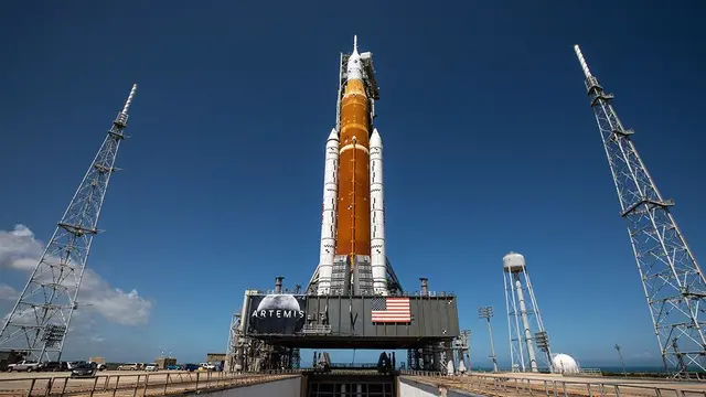 The Space Launch System adalah roket baru untuk era baru eksplorasi bulan (NASA)