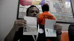 Imigrasi Tanjung Perak Surabaya menggerebek 2 WNA yang menyalahi izin tinggal. Keduanya bekerja pada perusahaan swasta di Surabaya