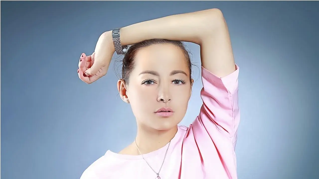 [Bintang] Dewi Rezer